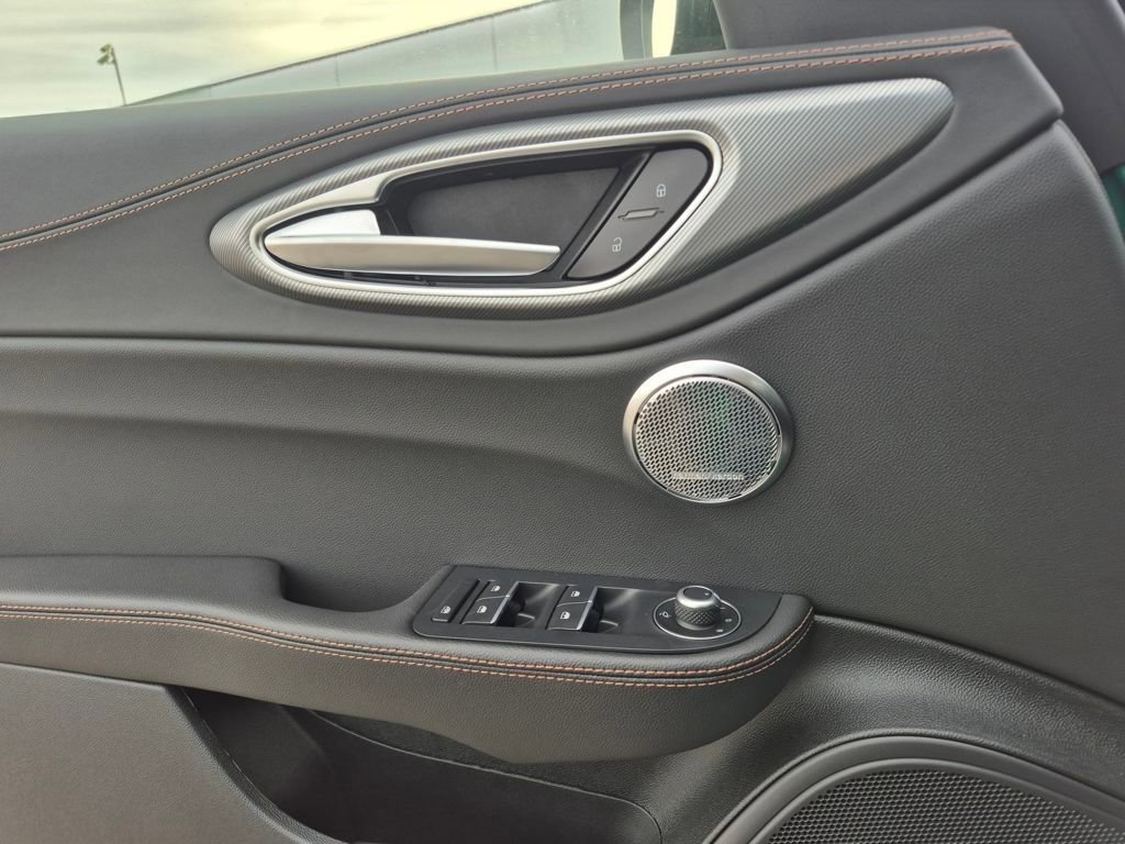 New 2025 Alfa Romeo Giulia w/ Driving Assist Package image 16