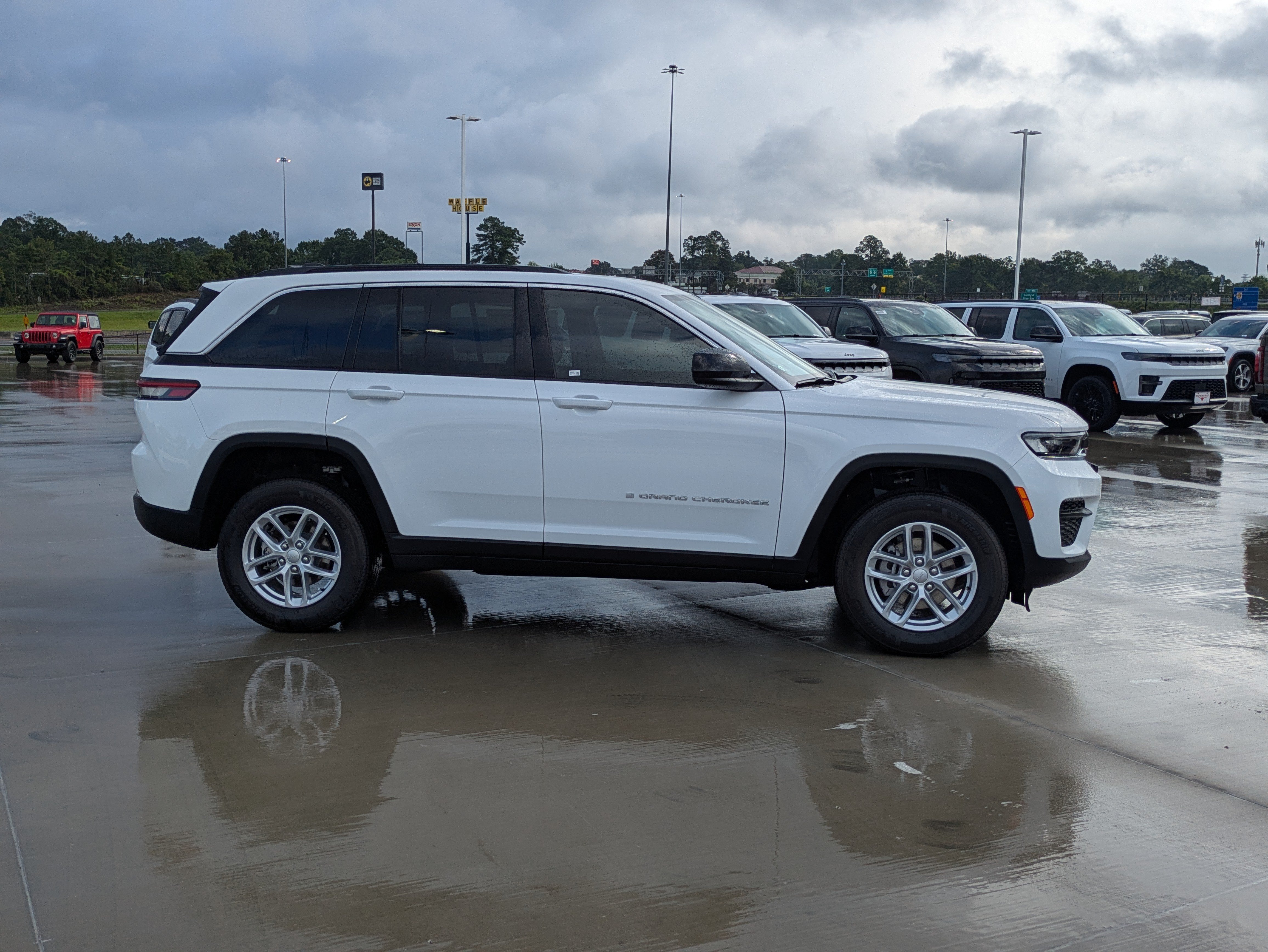 New 2026 Jeep Grand Cherokee Laredo RWD image 6