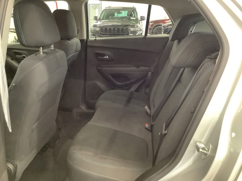 Used 2016 Chevrolet Trax LS AWD/4WD image 18