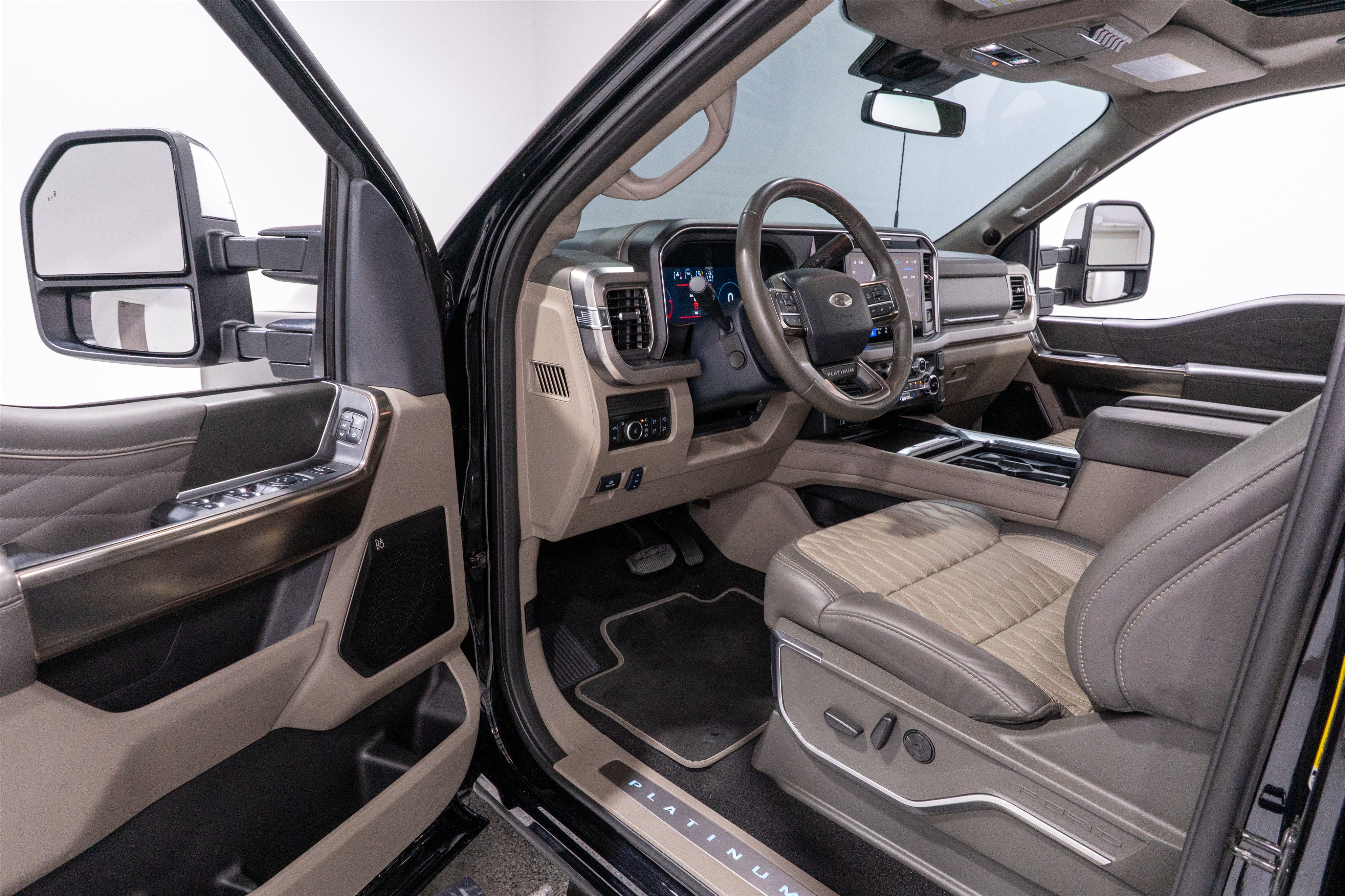 Used 2026 Ford F250 Platinum w/ Platinum Plus Package AWD/4WD image 14