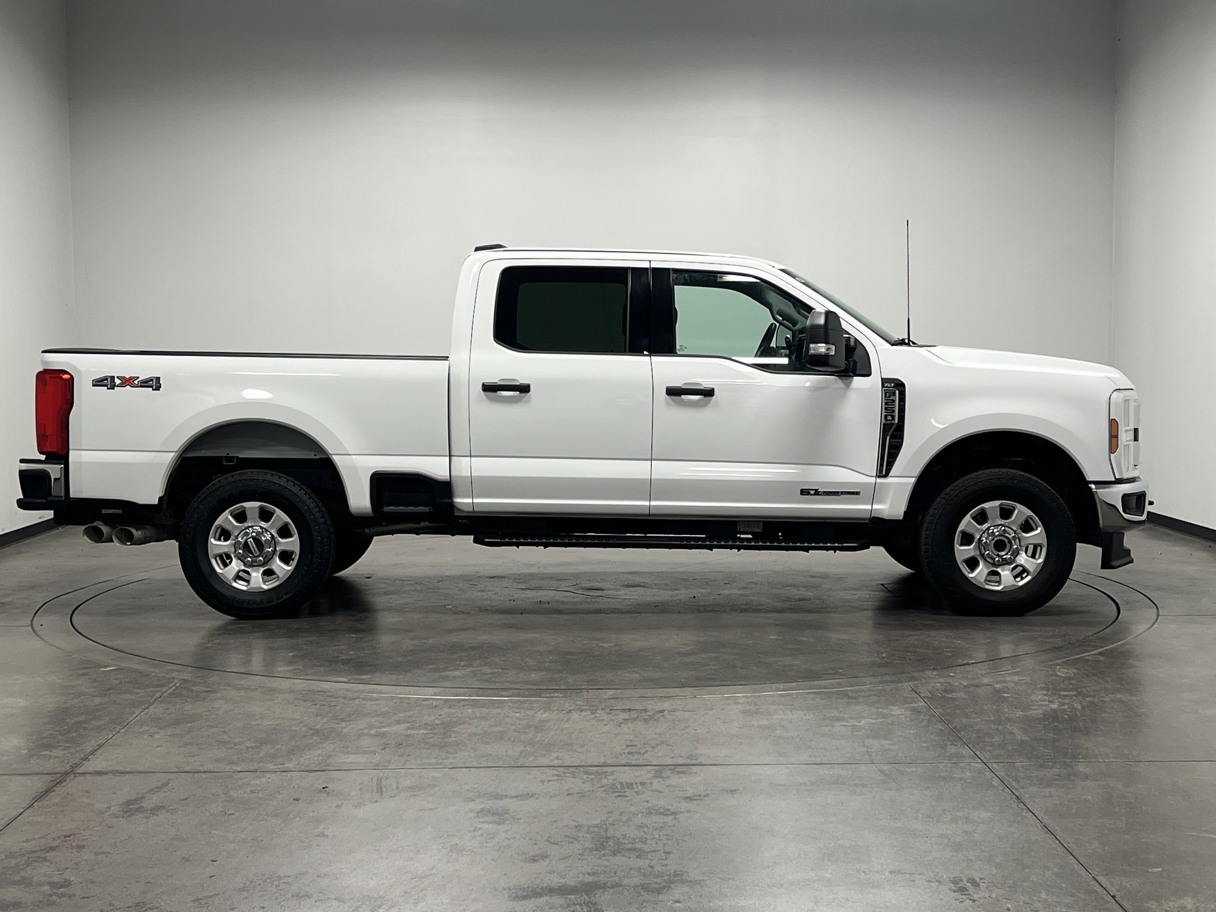 Used 2024 Ford F250 XLT image 9