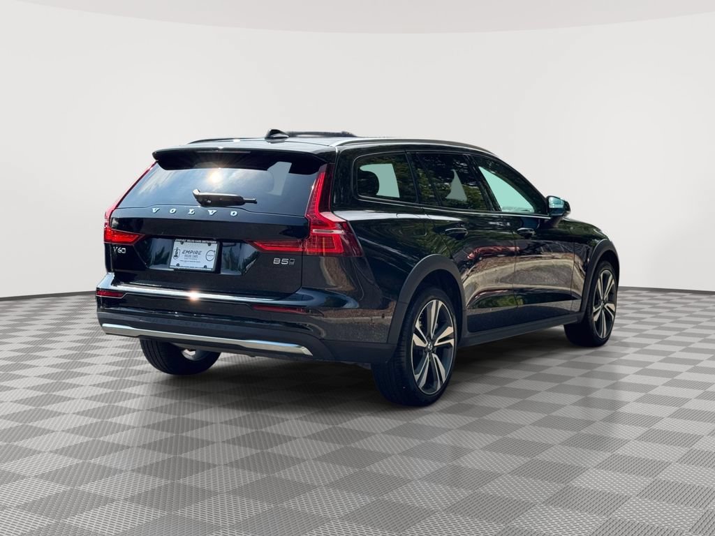 Used 2024 Volvo V60 B5 Cross Country Plus w/ Protection Package Premier AWD/4WD image 4