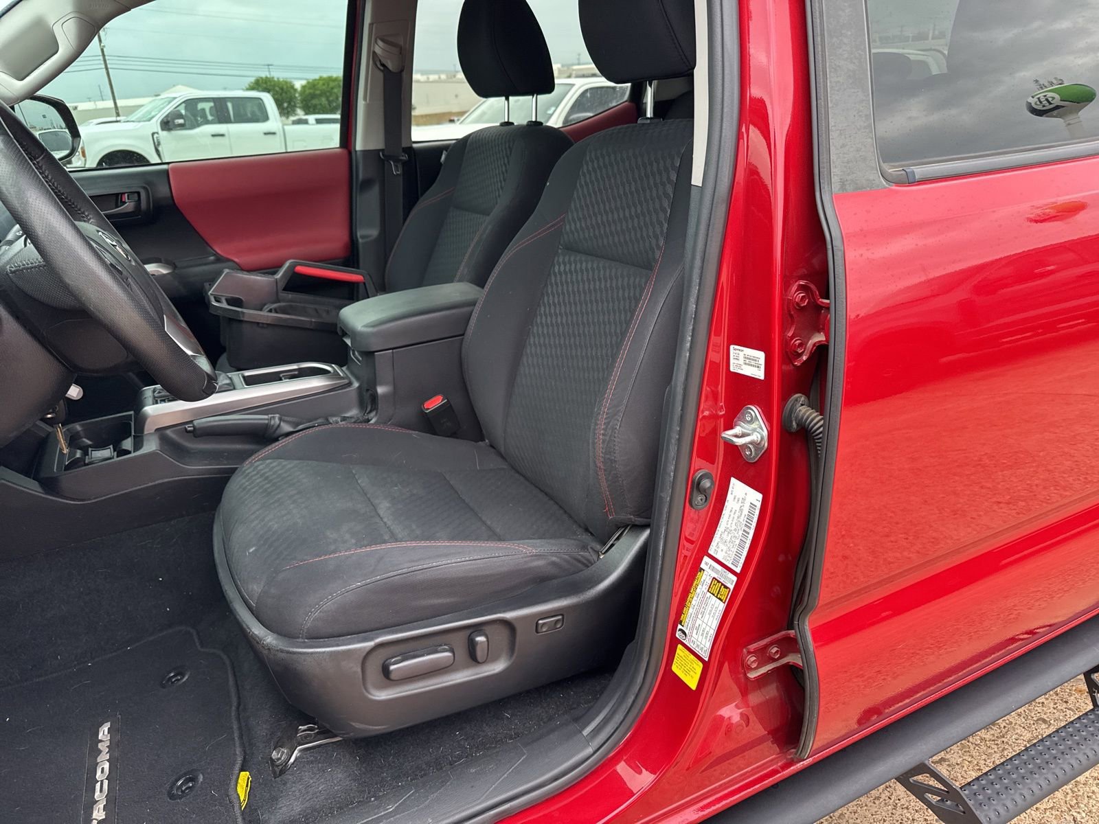 Used 2021 Toyota Tacoma SR5 RWD image 14