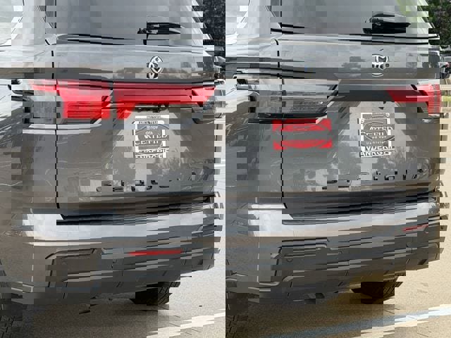 Used 2023 Toyota Sequoia SR5 w/ SR5 Premium Package image 6