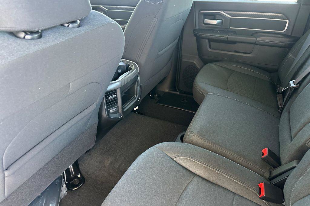 New 2026 RAM 2500 Big Horn AWD/4WD image 12