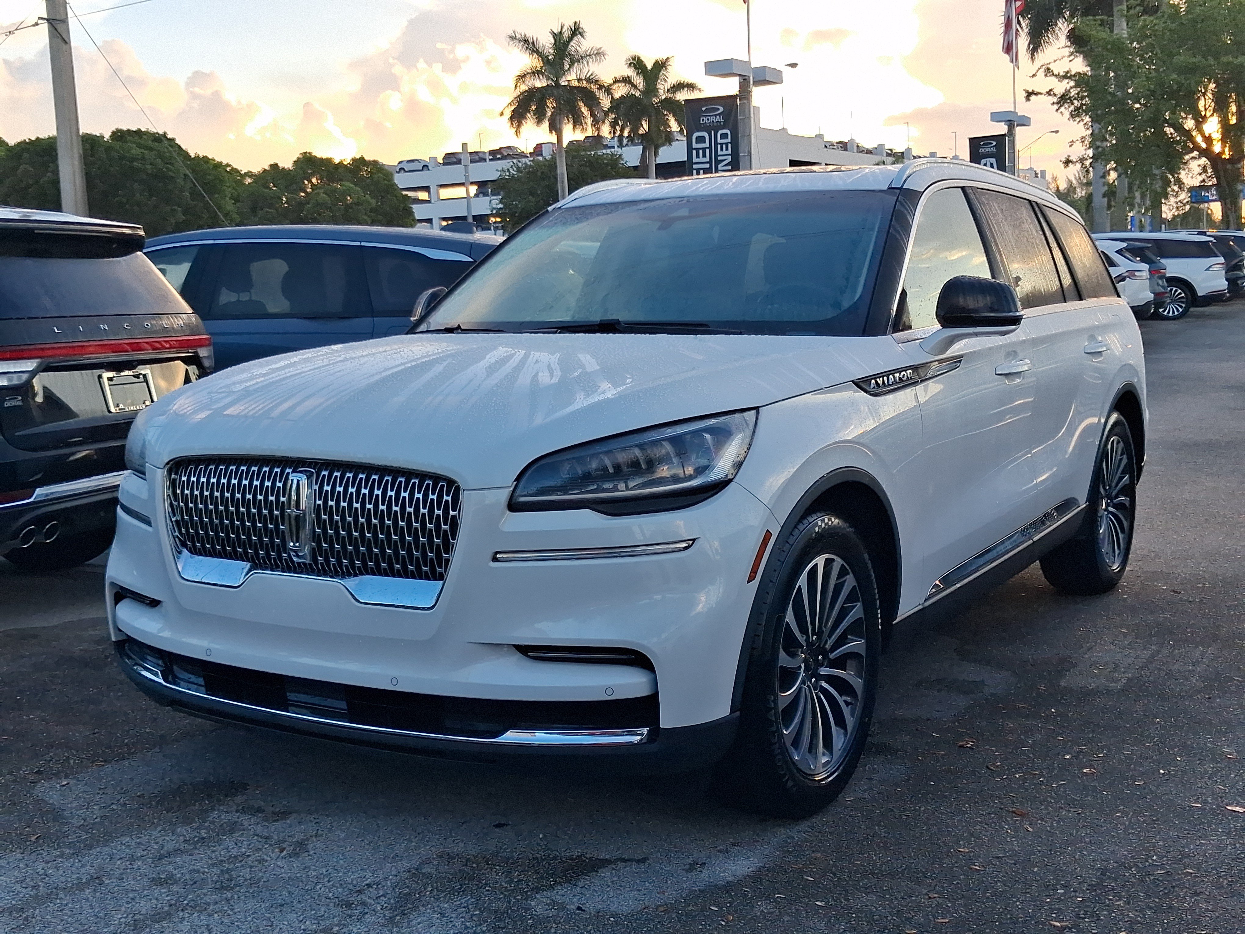 Certified 2022 Lincoln Aviator Reserve w/ Elements Package Plus RWD image 2