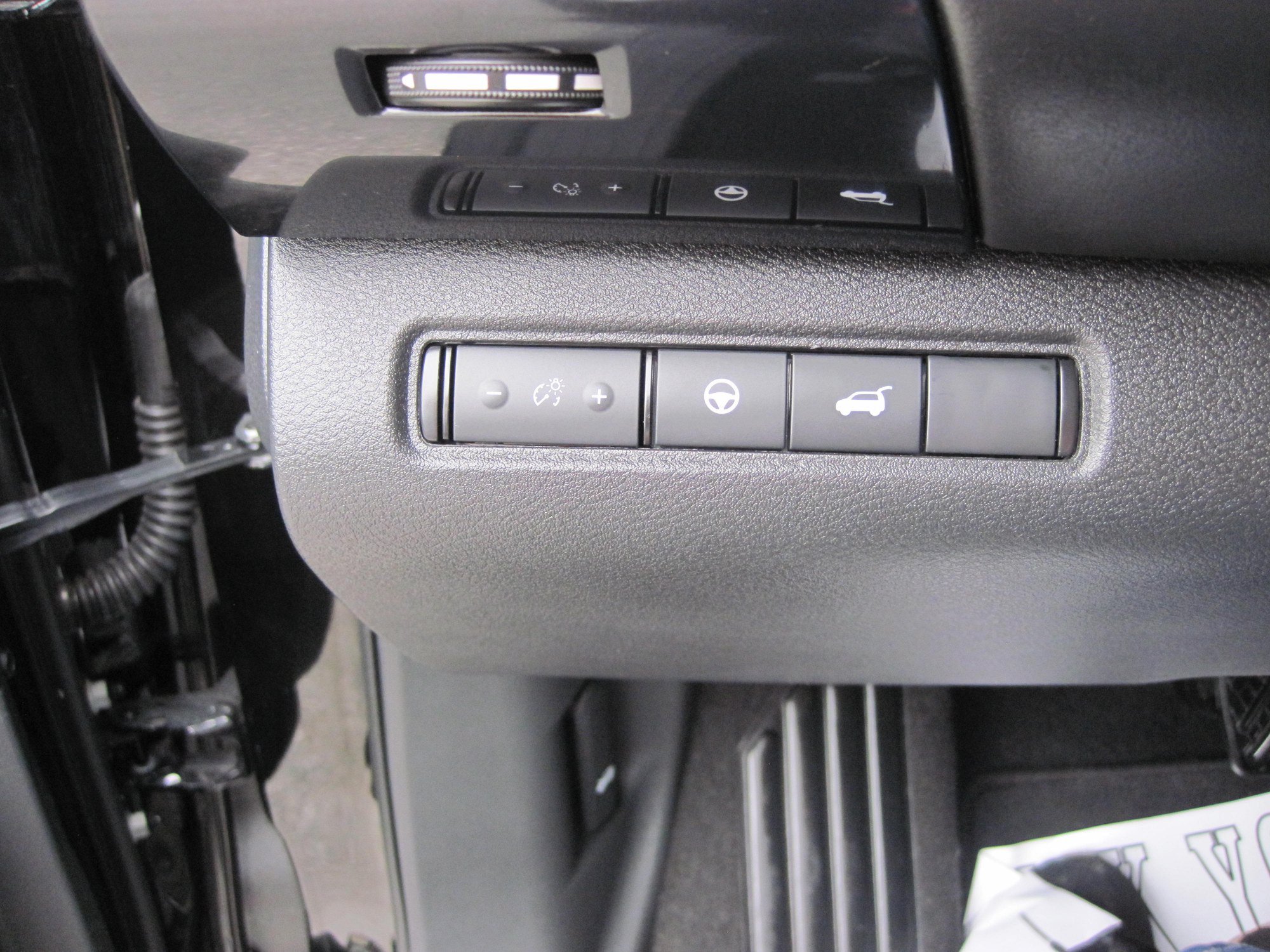 Used 2025 Nissan Pathfinder SV AWD/4WD image 17