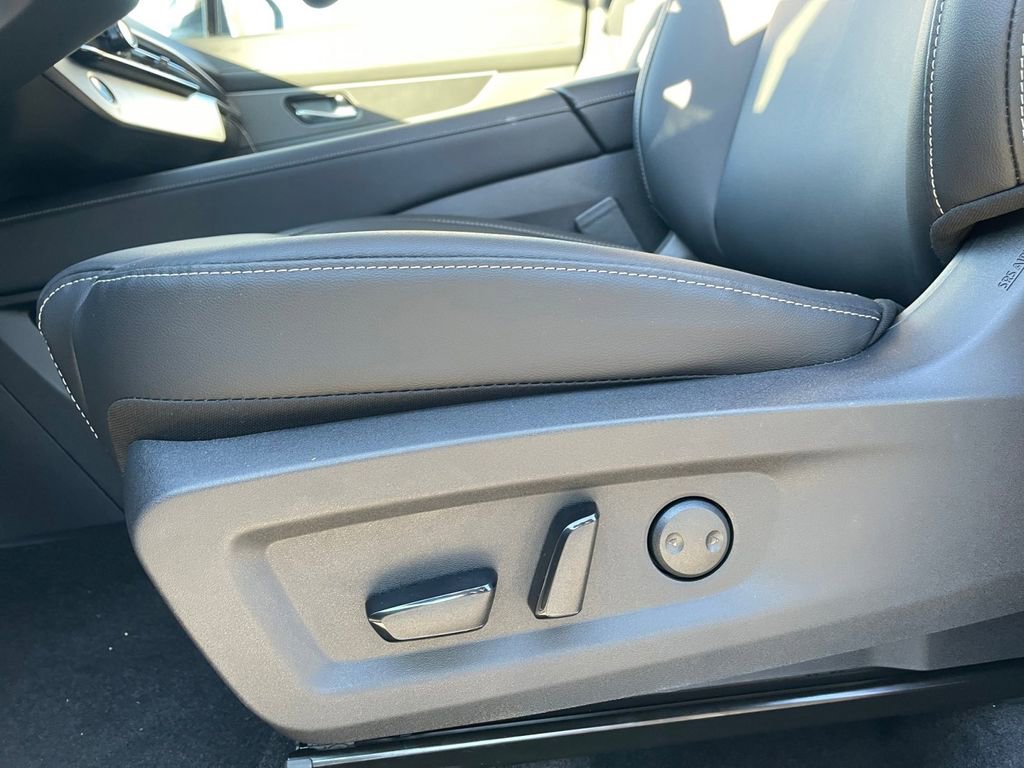 Certified 2025 Nissan Murano SV image 14