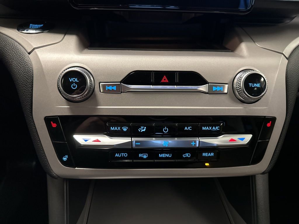 Used 2023 Ford Explorer XLT w/ Equipment Group 202A image 34