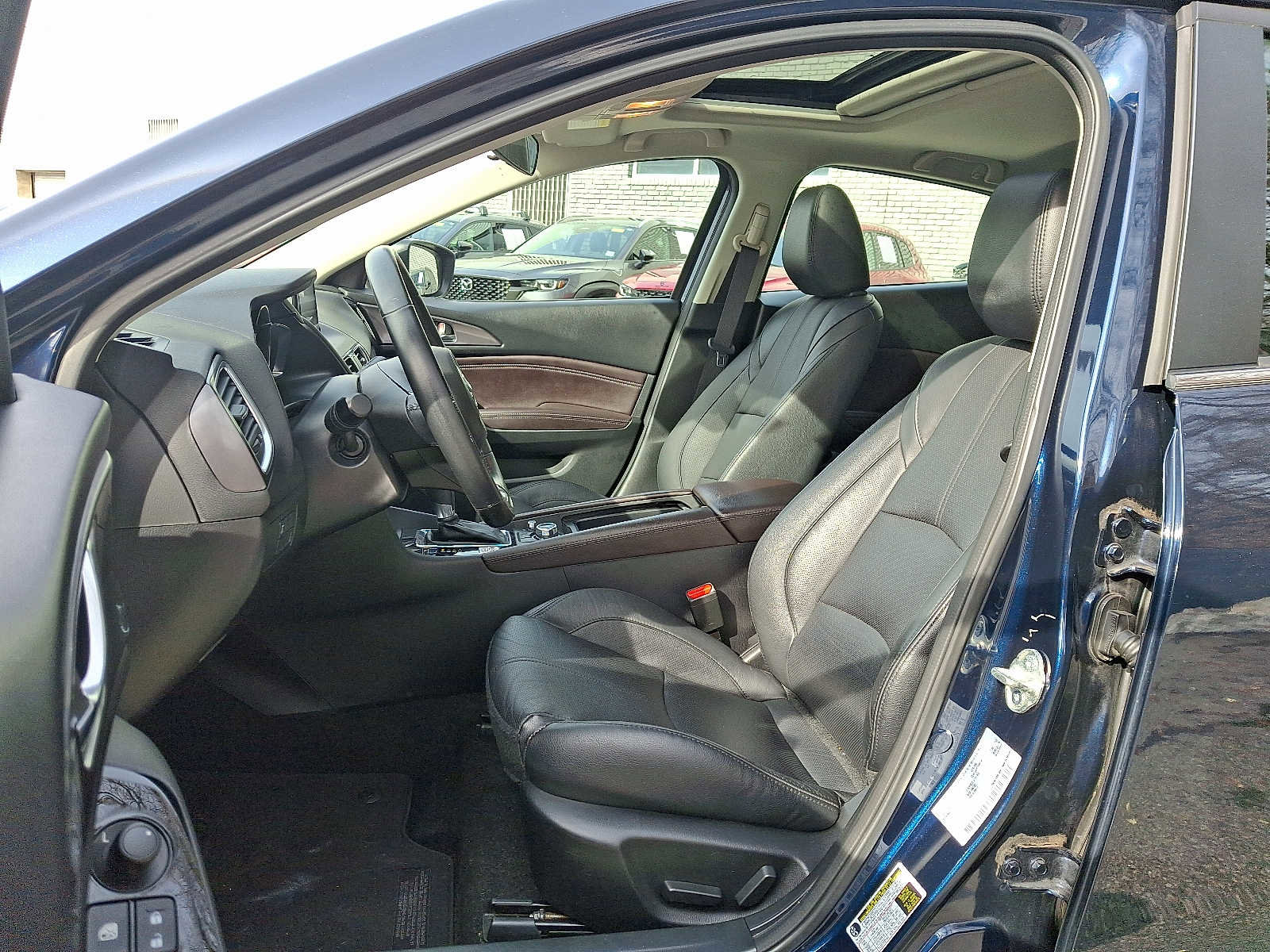 Used 2018 MAZDA MAZDA3 Grand Touring image 13