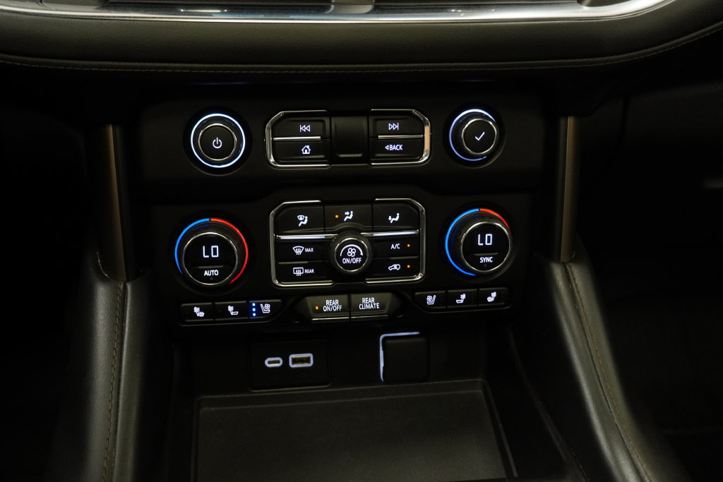 Used 2023 Chevrolet Suburban High Country AWD/4WD image 22