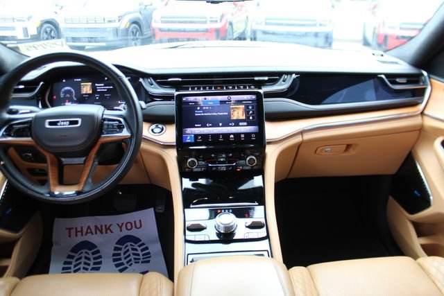 Used 2023 Jeep Grand Cherokee L Summit AWD/4WD image 13