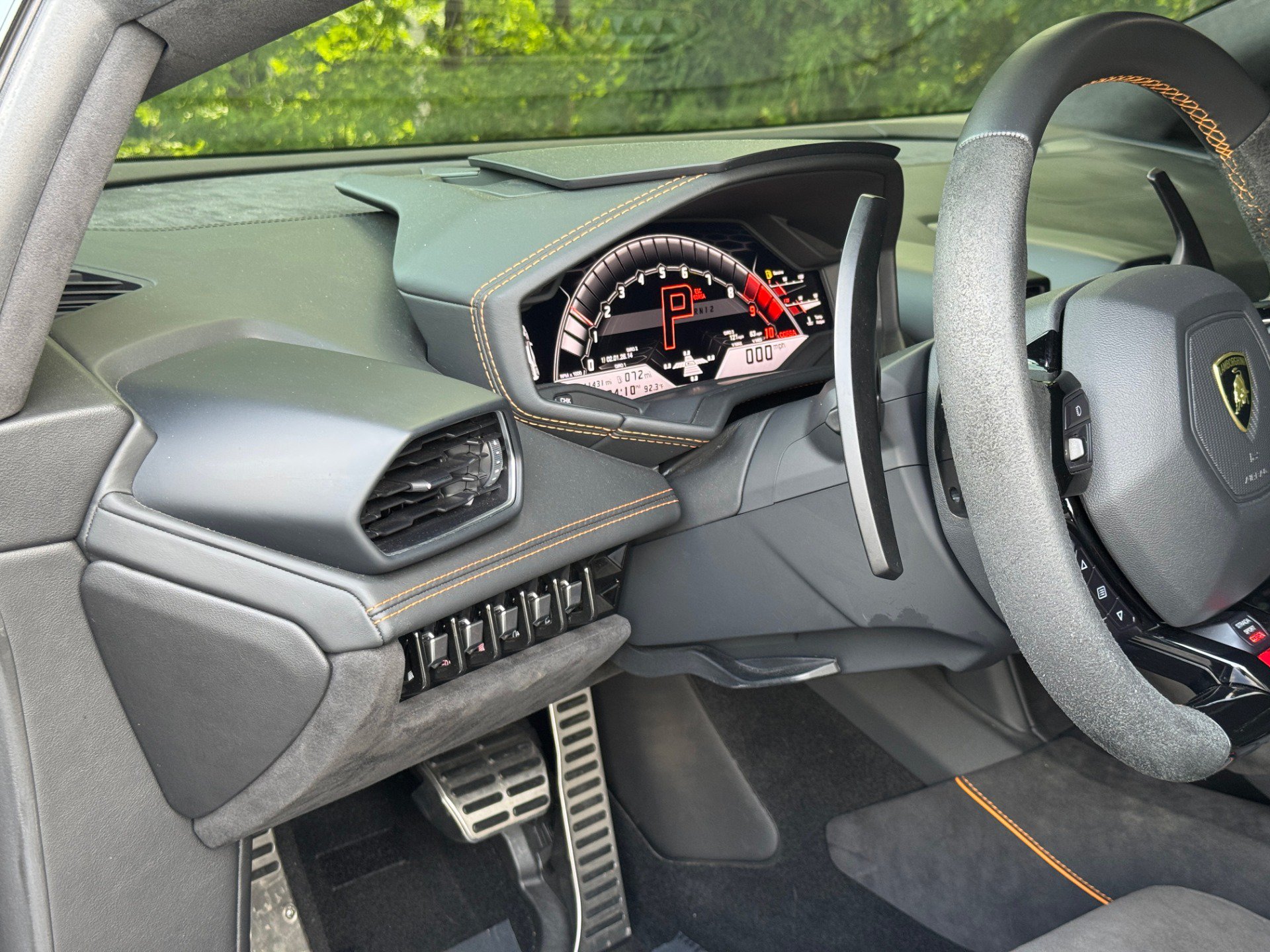 Used 2020 Lamborghini Huracan EVO AWD/4WD image 35