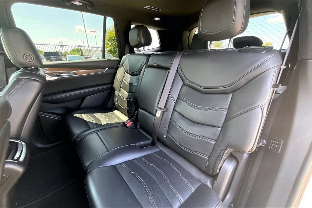 Used 2024 Cadillac XT6 Sport w/ Platinum Package AWD/4WD image 31