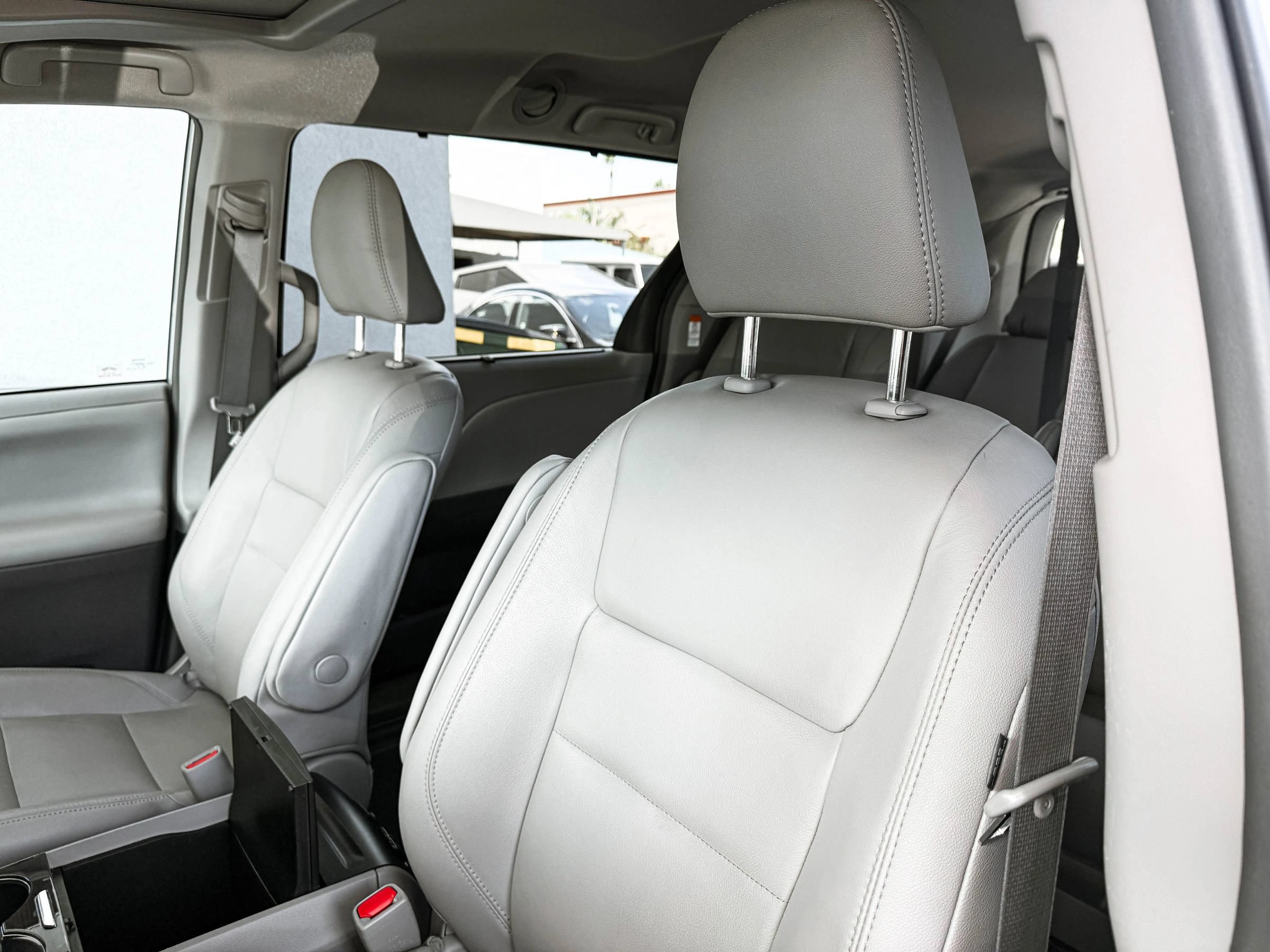 Used 2019 Toyota Sienna XLE w/ XLE Navigation Package AWD/4WD image 25