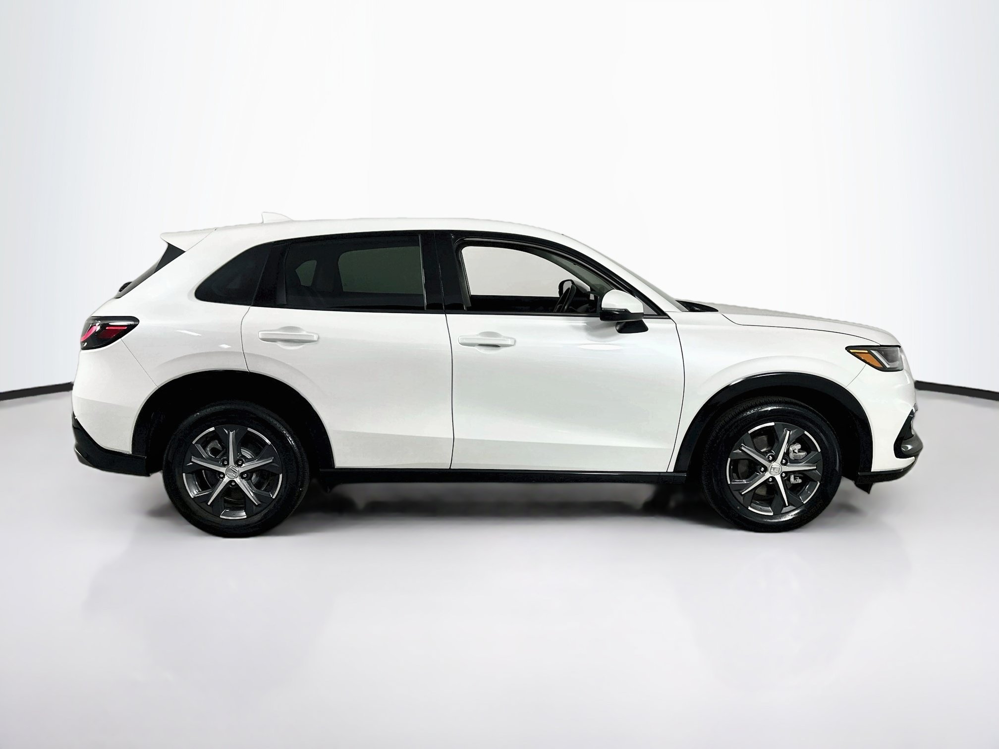 Used 2023 Honda HR-V EX-L image 4