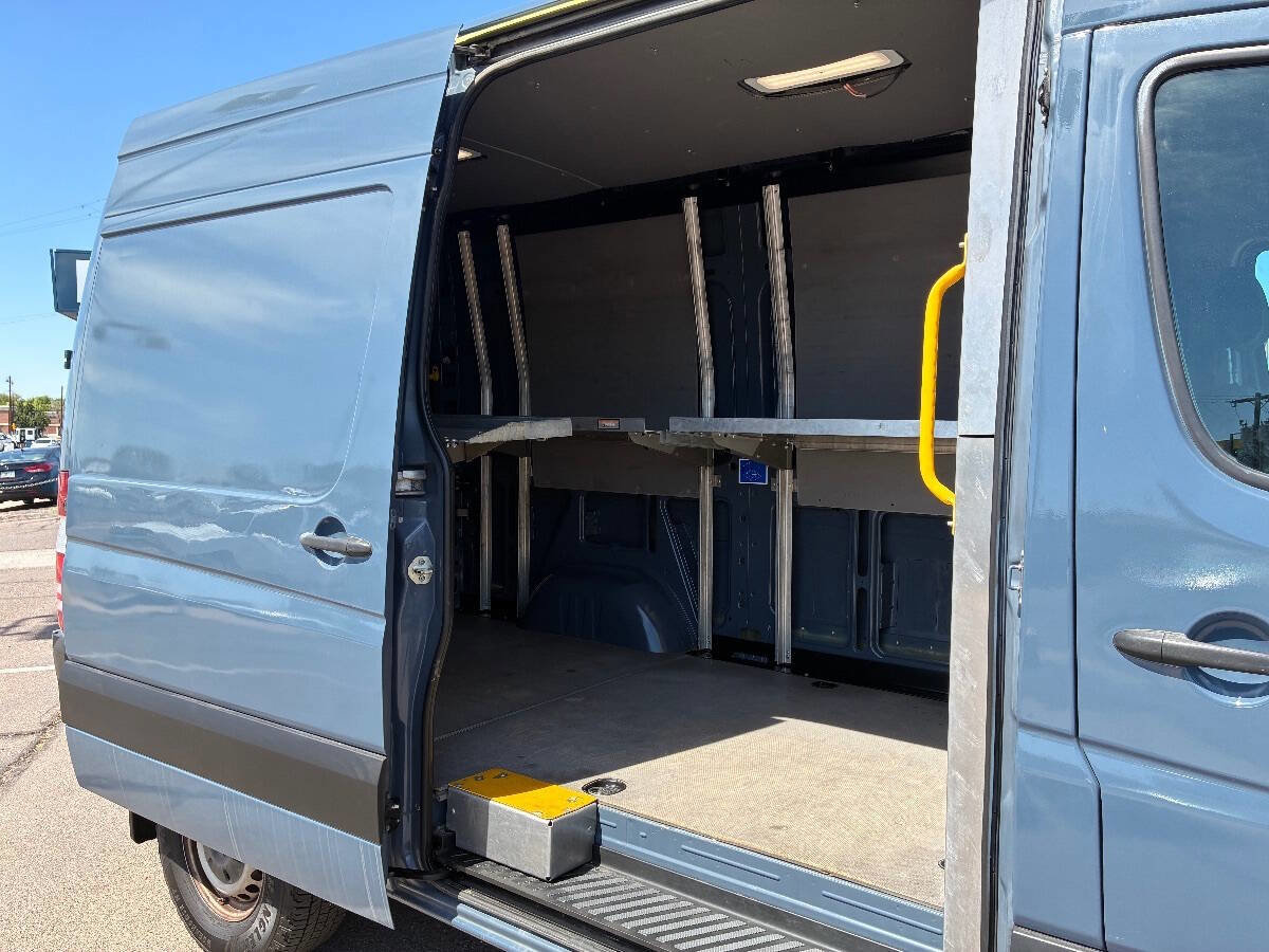 Used 2018 Mercedes-Benz Sprinter 2500 image 10
