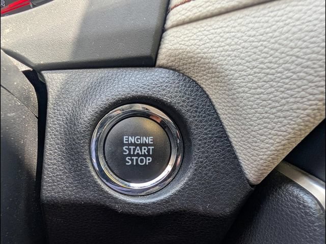 Used 2019 Toyota RAV4 XLE w/ Convenience Package FWD image 11