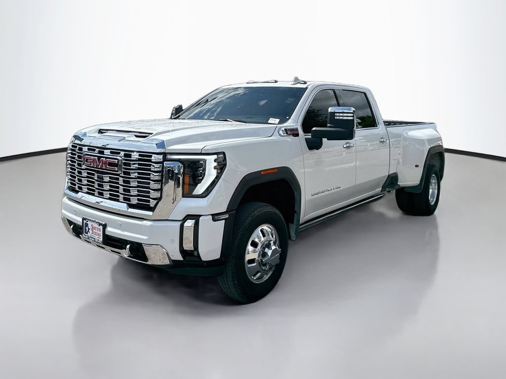 Used 2024 GMC Sierra 3500 Denali w/ Denali Reserve Package AWD/4WD image 3