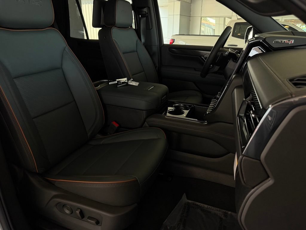 New 2026 GMC Yukon AT4 w/ AT4 Premium Plus Package AWD/4WD image 17
