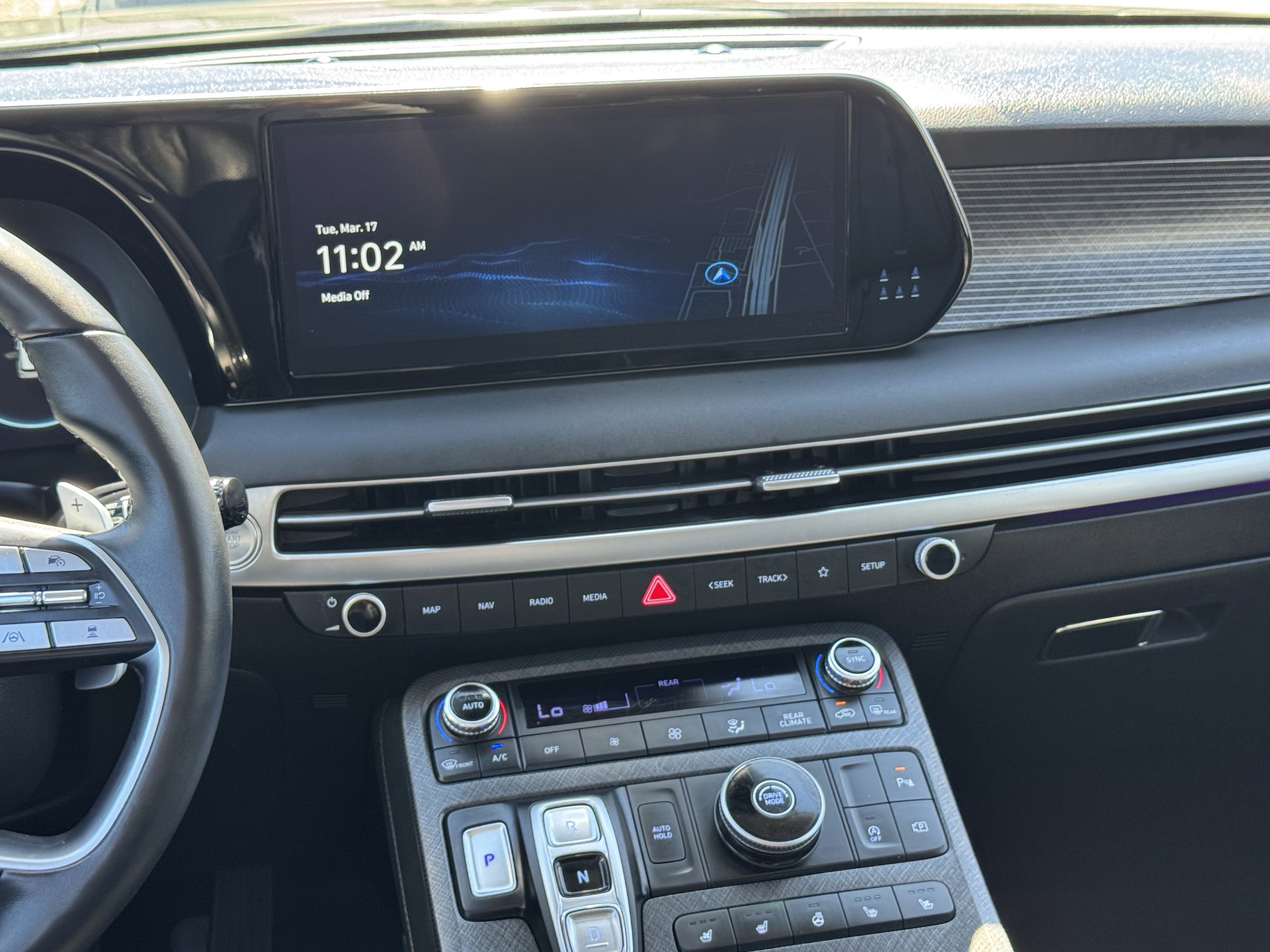 Used 2025 Hyundai Palisade Limited image 17