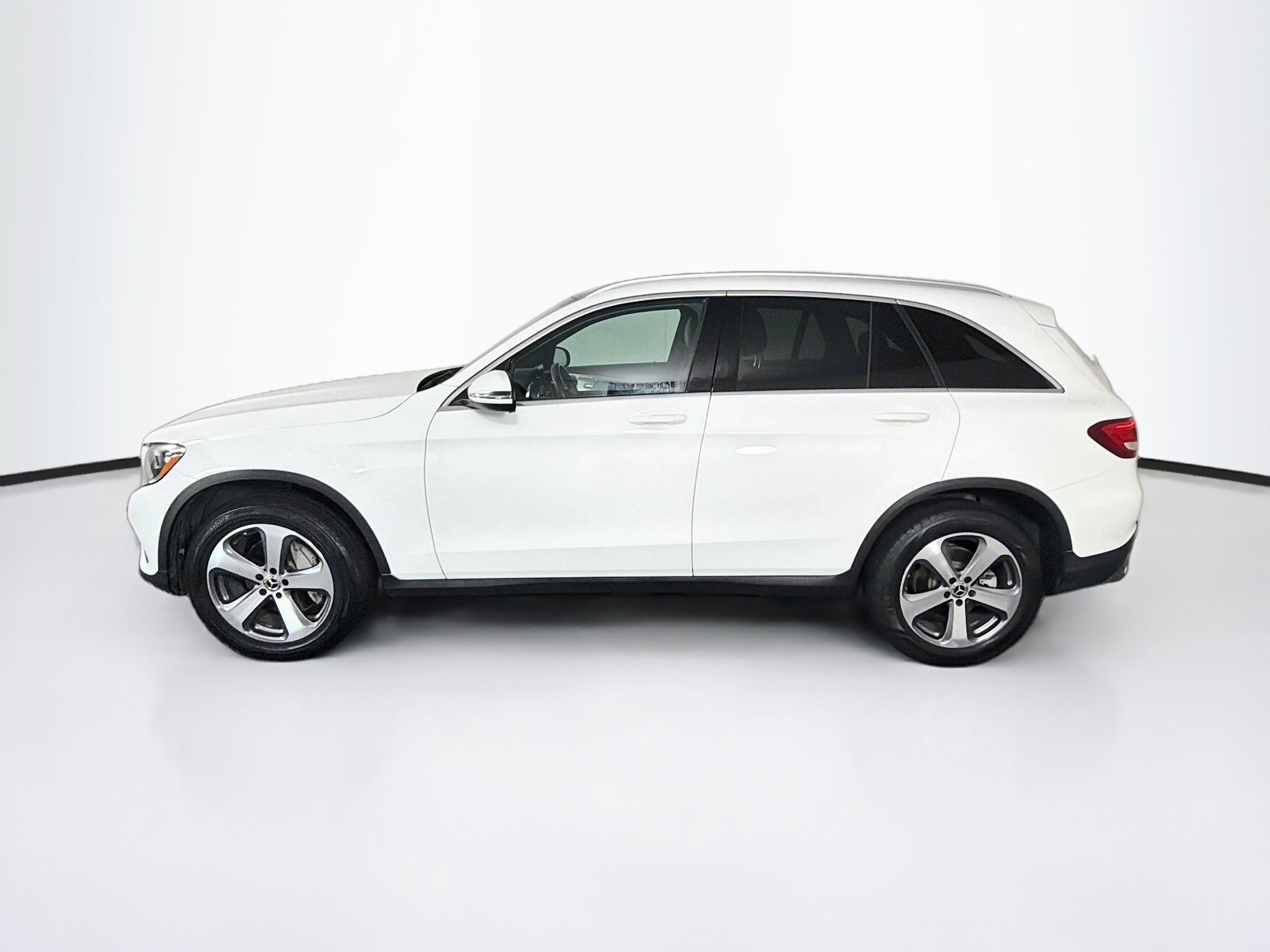 Used 2019 Mercedes-Benz GLC 300 4MATIC image 4