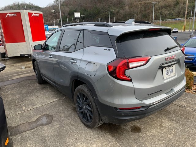 Used 2024 GMC Terrain SLE w/ Driver Convenience Package image 33