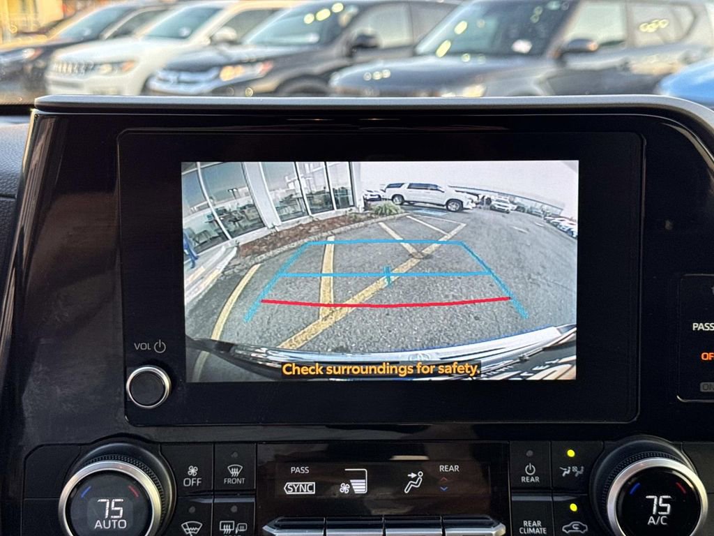 Used 2023 Toyota Highlander LE image 27