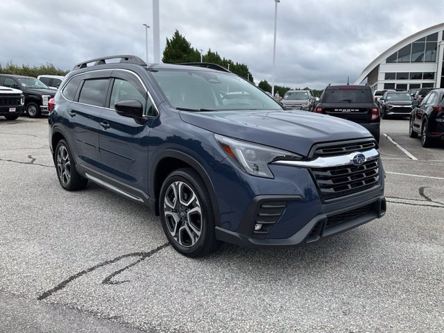 Used 2025 Subaru Ascent Limited w/ Popular Package #1 AWD/4WD image 3