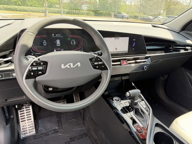 Certified 2023 Kia Niro EX Touring image 17