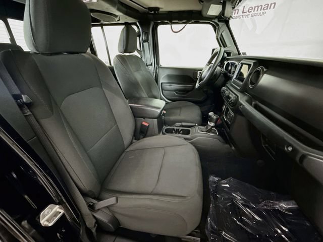 Used 2023 Jeep Gladiator Sport AWD/4WD image 25