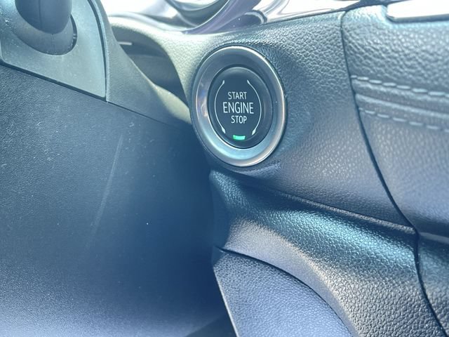 Used 2021 Buick Encore GX Essence w/ Experience Buick Package AWD/4WD image 16