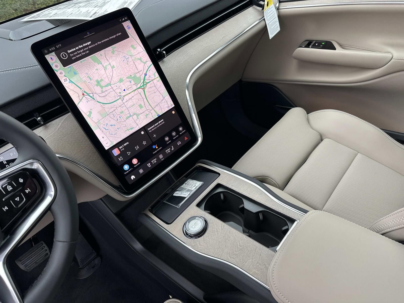 New 2025 Volvo EX90 Plus w/ Protection Package Premier image 22