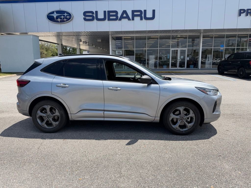 Used 2024 Ford Escape ST-Line FWD image 2