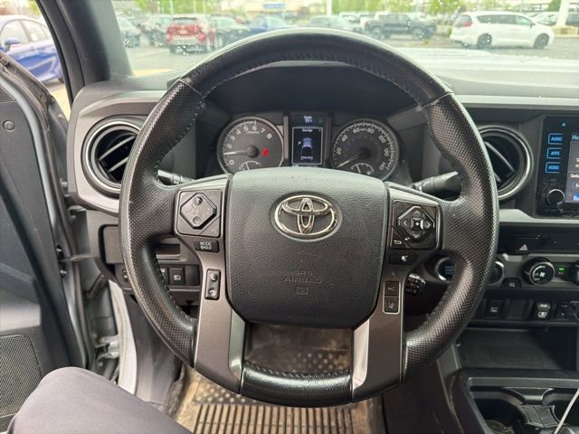 Used 2018 Toyota Tacoma TRD Sport AWD/4WD image 20
