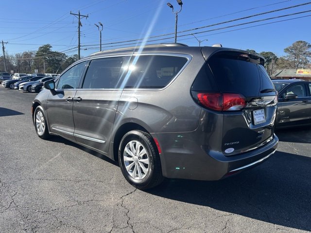 Used 2017 Chrysler Pacifica Touring-L image 5