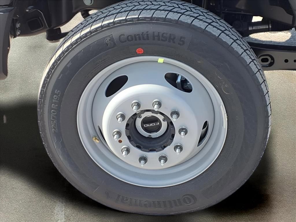 New 2026 Ford F550 4x4 Regular Cab Super Duty image 25
