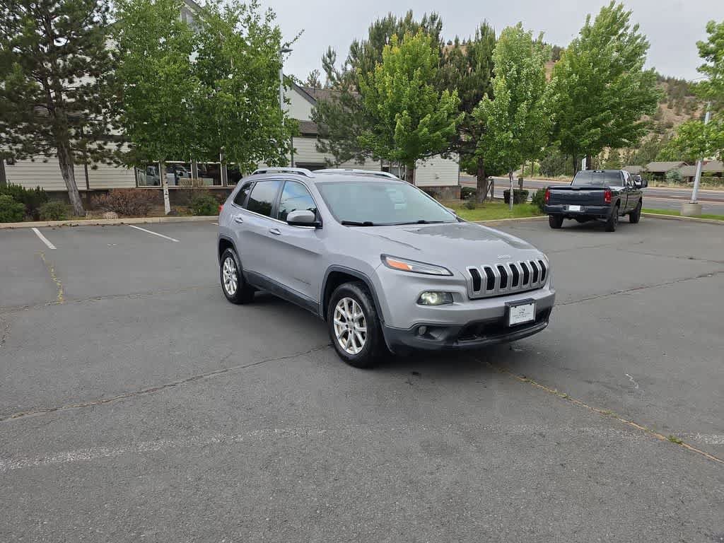 Used 2018 Jeep Cherokee Latitude AWD/4WD image 7