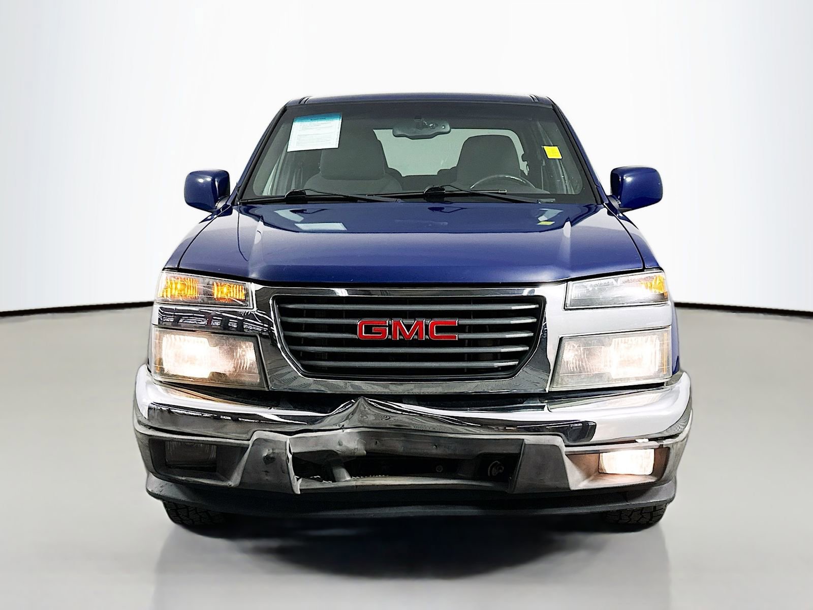 Used 2011 GMC Canyon SLE image 2