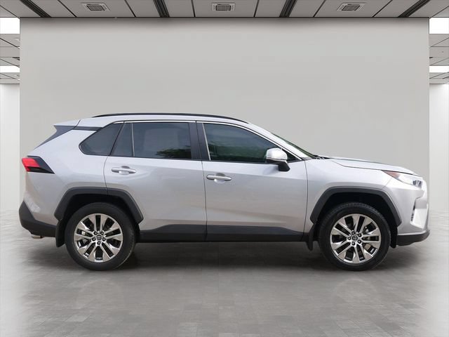 Used 2021 Toyota RAV4 XLE Premium AWD/4WD image 6