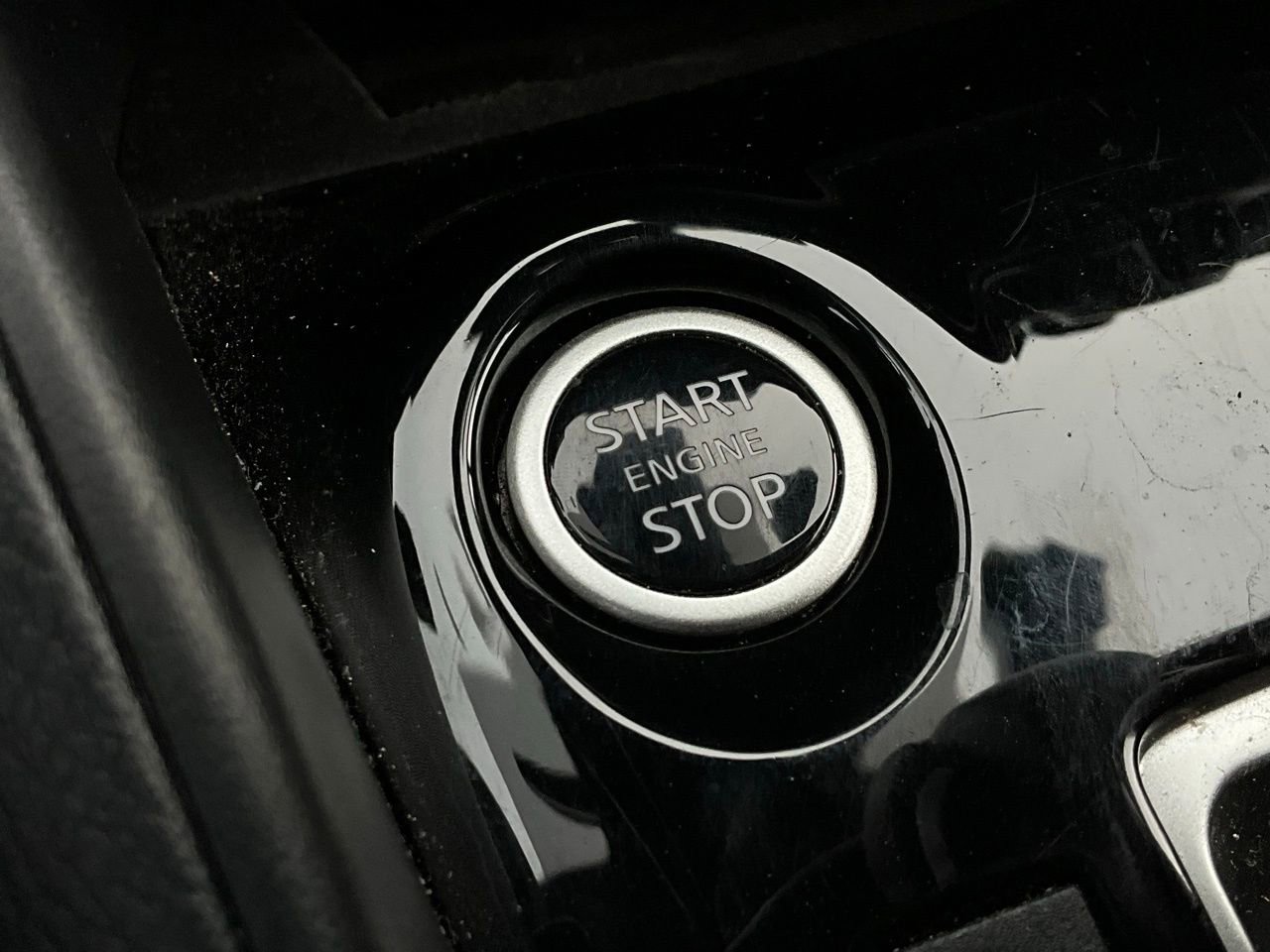 Used 2025 Nissan Versa SV image 22