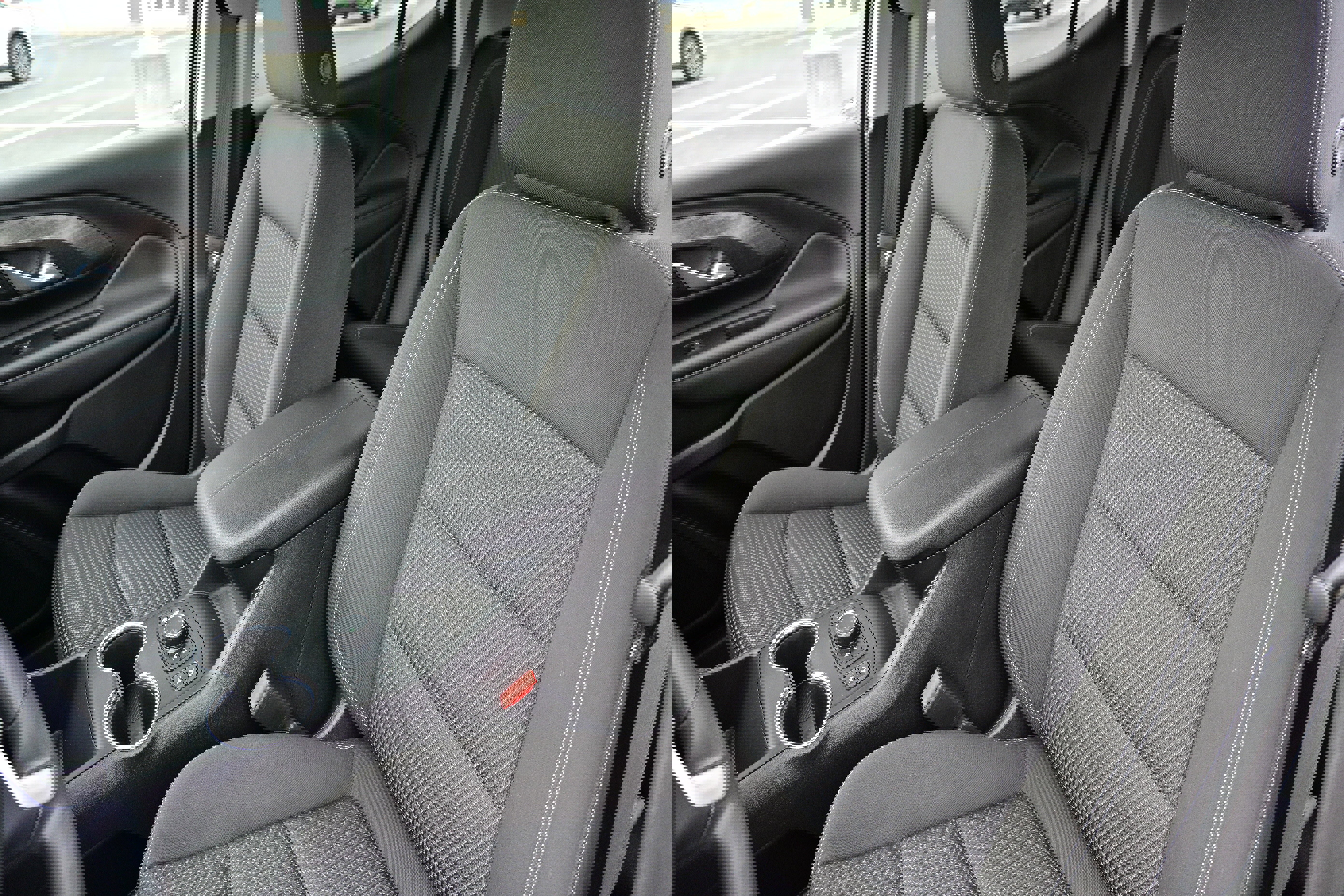 Used 2023 GMC Terrain SLE w/ Driver Convenience Package image 24