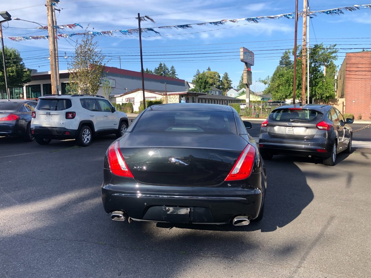 Used 2012 Jaguar XJ L RWD image 5