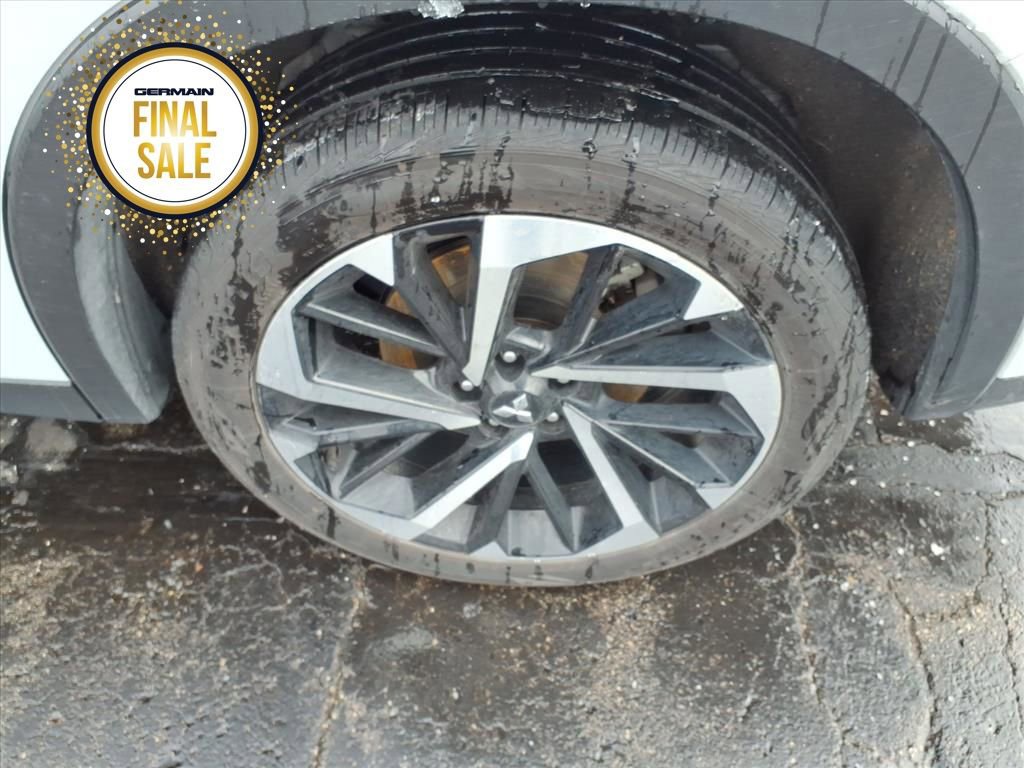 Used 2024 Mitsubishi Outlander SE image 8