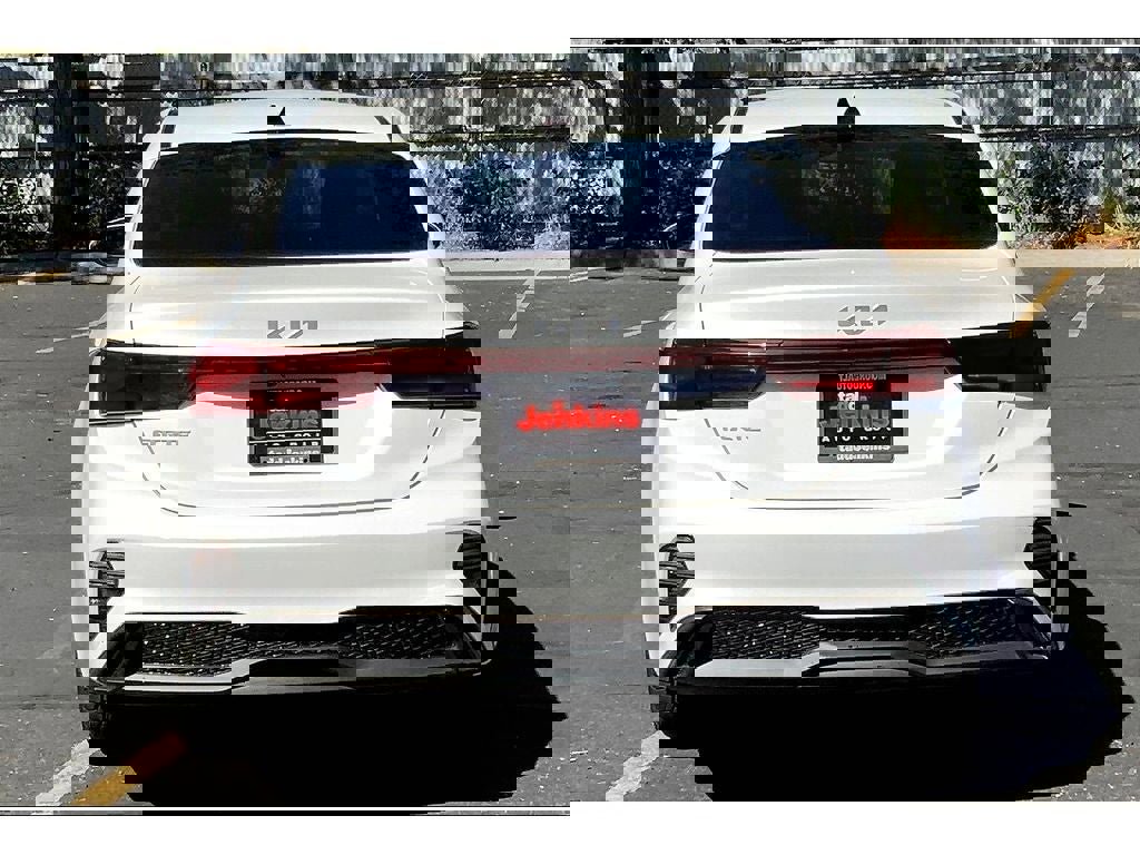 Used 2023 Kia Forte LXS image 4