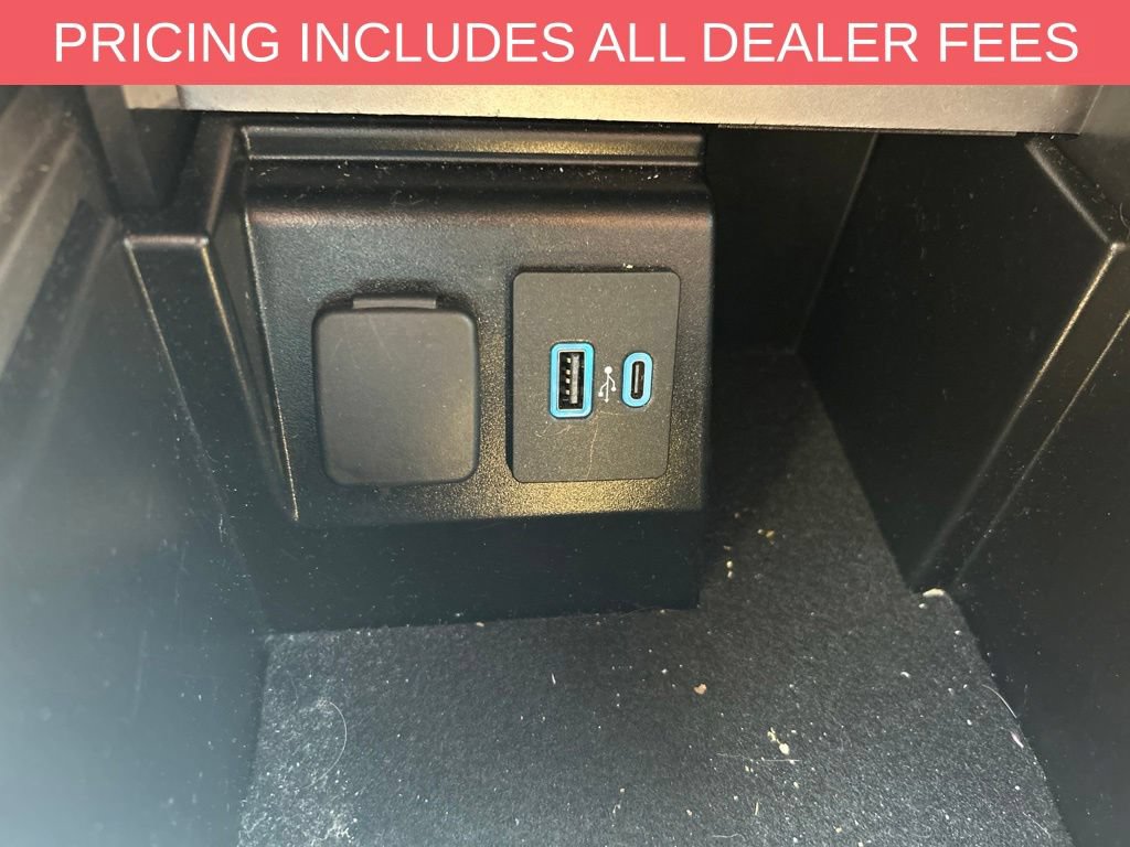 Used 2021 Ford Explorer Limited w/ Equipment Group 301A AWD/4WD image 6