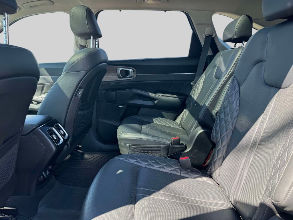 Used 2023 Kia Sorento SX Prestige image 10