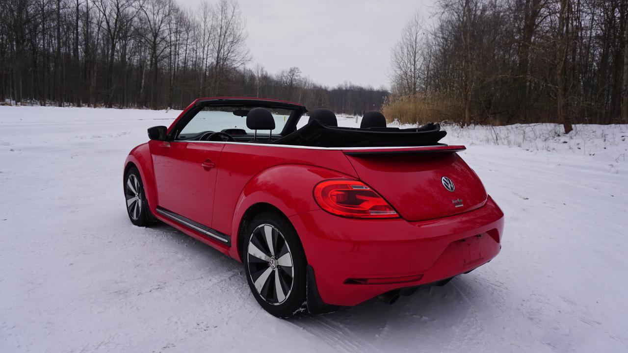 Used 2013 Volkswagen Beetle 2.0T image 28
