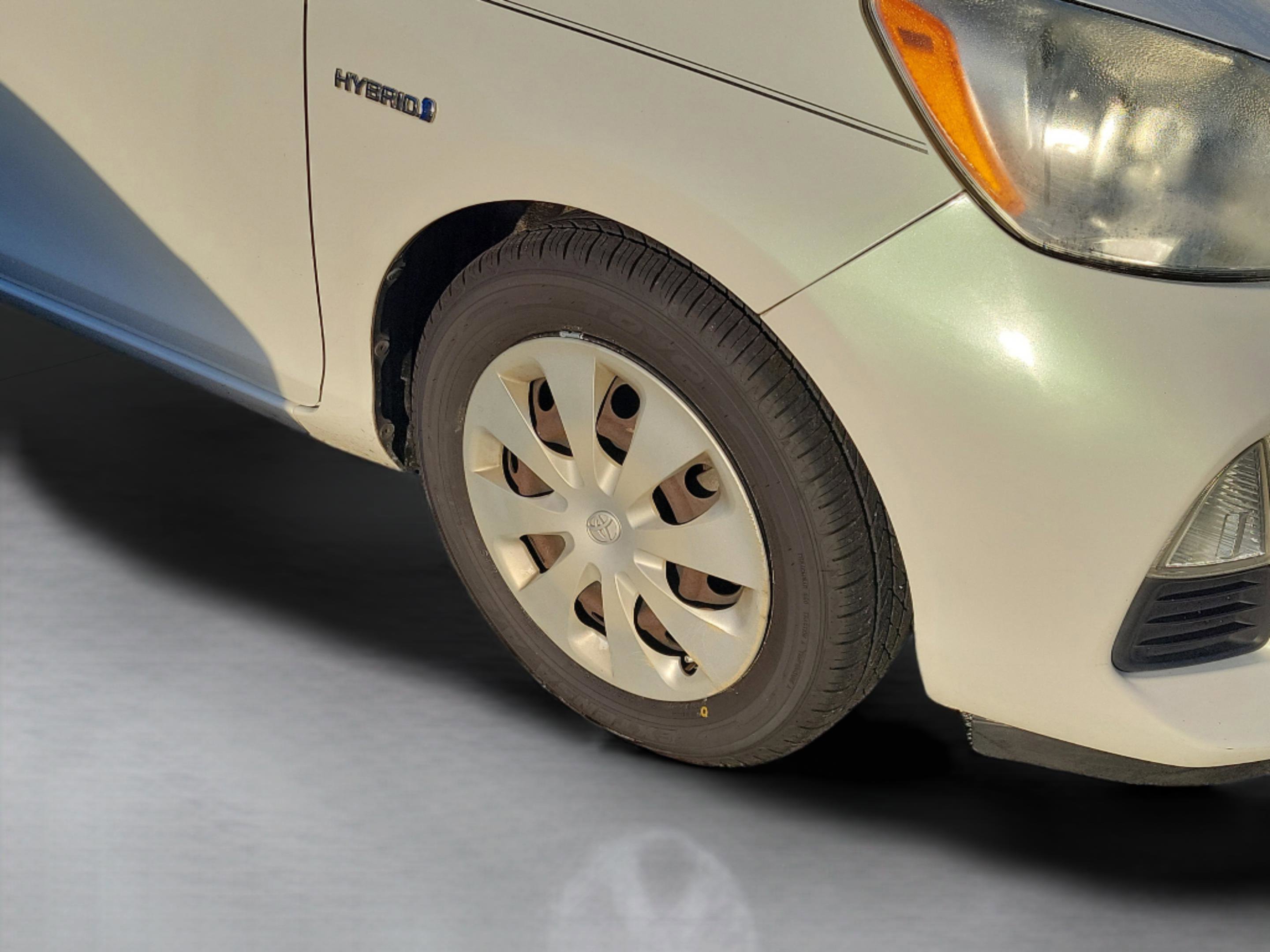 Used 2012 Toyota Prius C One image 13