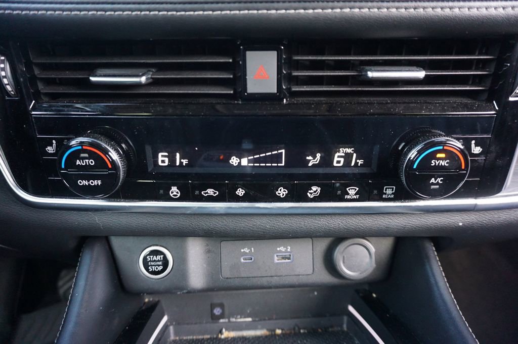 Used 2023 Nissan Rogue Platinum FWD image 12